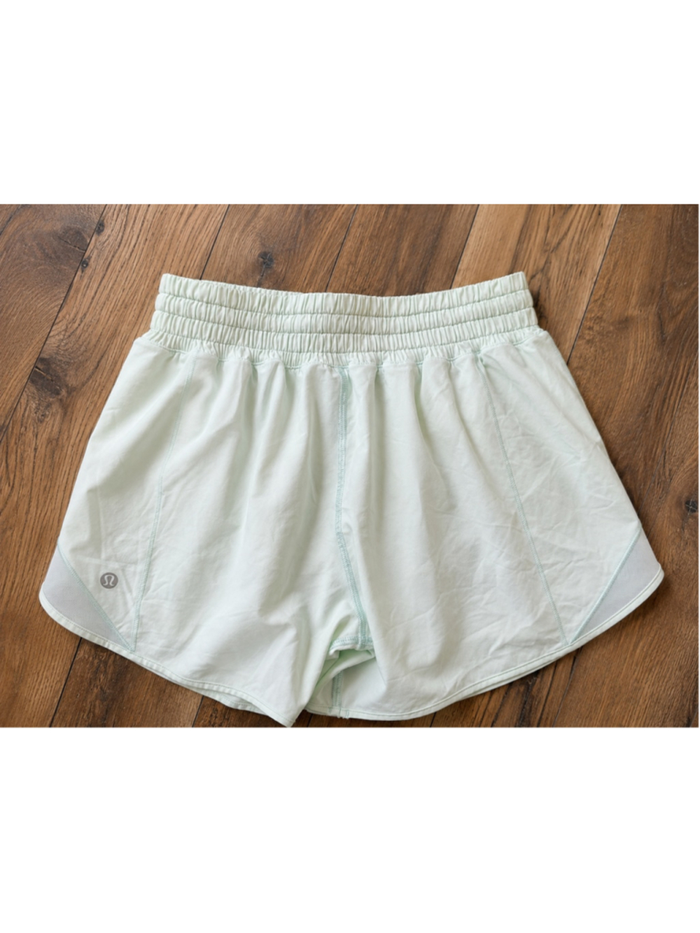 Women's Lululemon Athletic Shorts Size 4 Light Green
